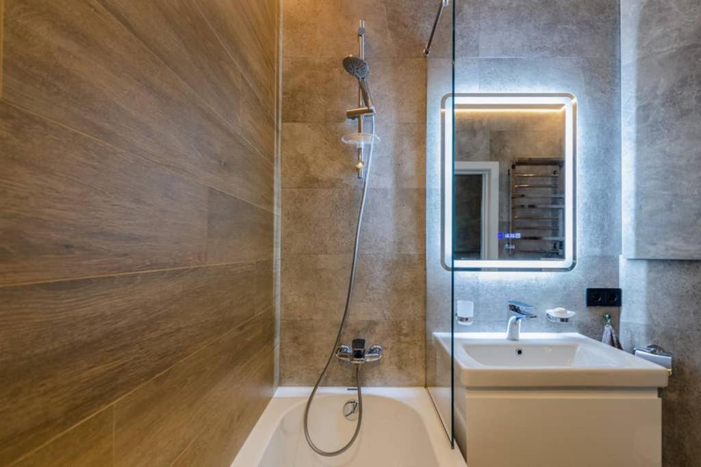 Апартаменти Vip - Smart Київ Екстер'єр фото